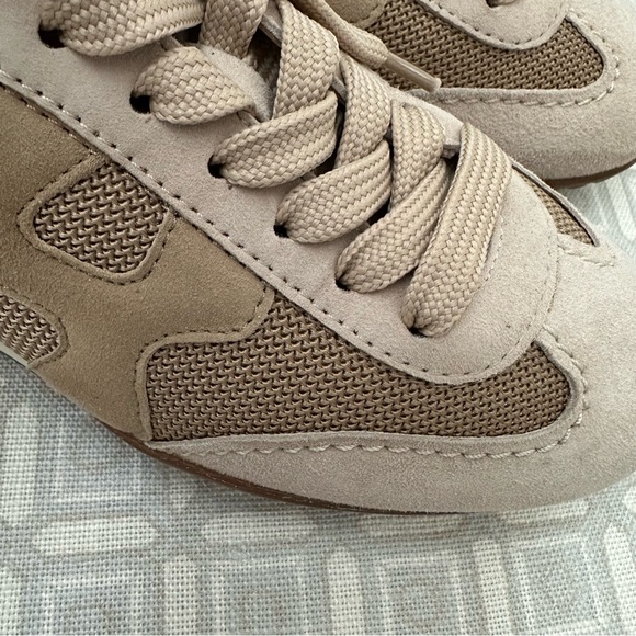 Hogan Sneakers - Picture 5 of 10